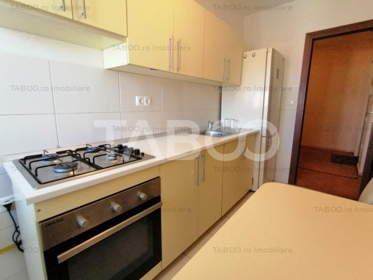 Apartament 2 camere decomandat renovat balcon pivnita Vasile Aaron