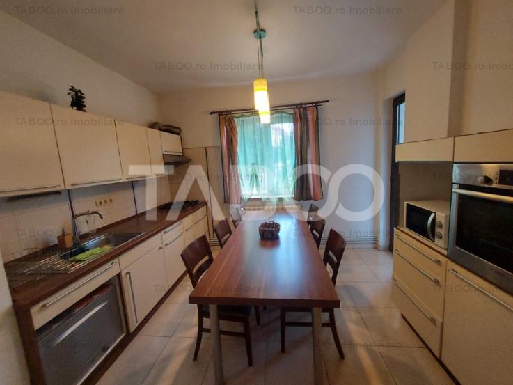 Apartament decomandat de vanzare 4 camere 135 mpu balcon pivnita garaj