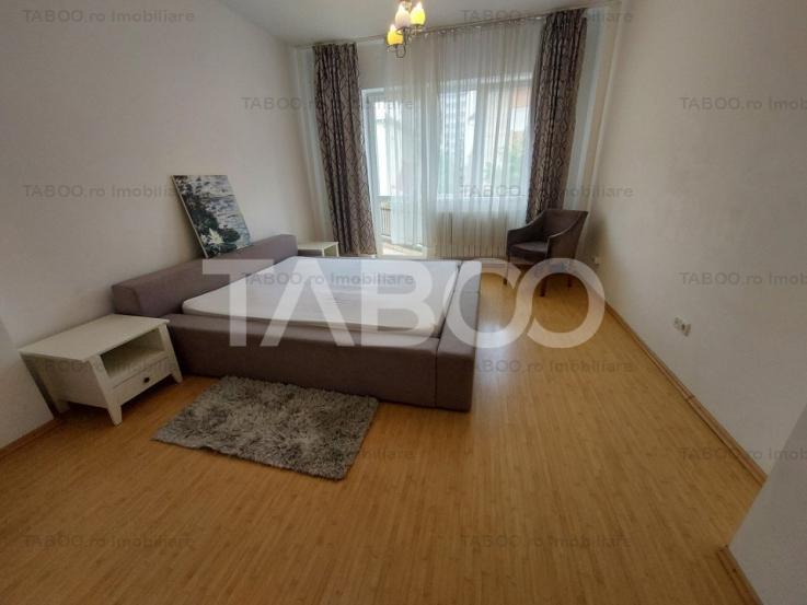 Apartament decomandat de vanzare 4 camere 135 mpu balcon pivnita garaj