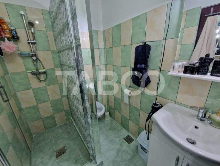 Casa tip duplex cu 6 camere 500 mp si 2 locuri parcare Terezian