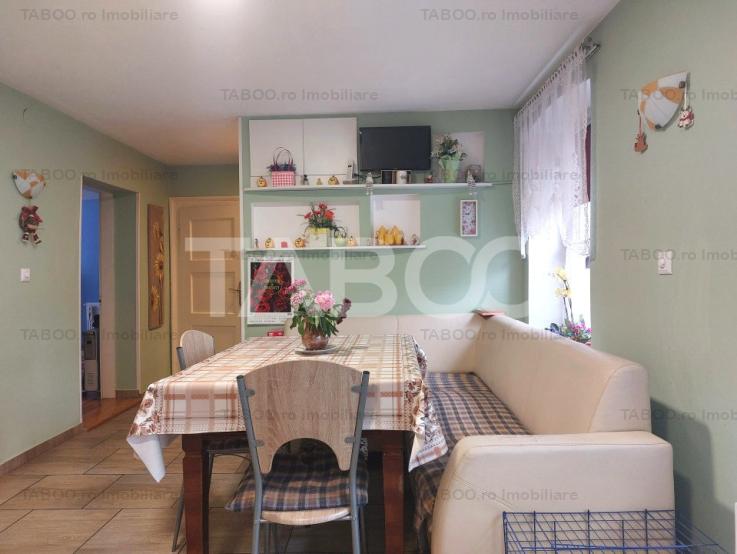 Apartament la casa sub pretul de piata 4 camere pivnita garaj Cisnadie