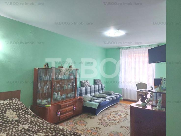 Apartament la casa sub pretul de piata 4 camere pivnita garaj Cisnadie