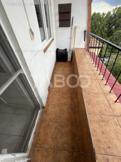 Apartament 63 mp utili balcon 3 camere zona Rahovei Sibiu