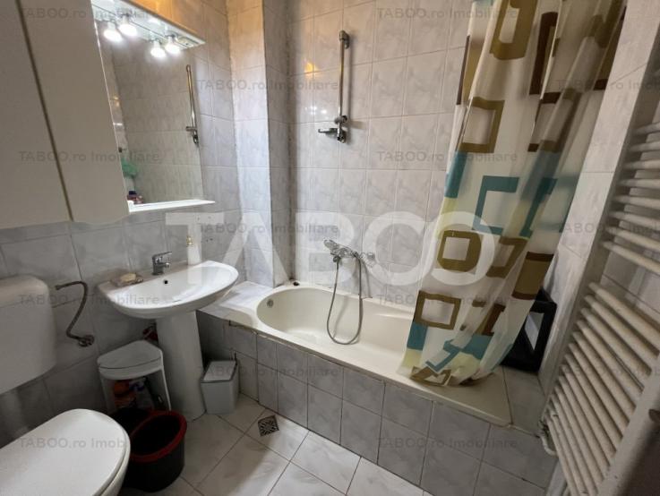 Apartament 63 mp utili balcon 3 camere zona Rahovei Sibiu