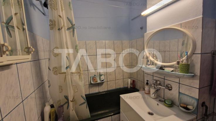 Apartament decomandat 2 camere 2 balcoane si pivnita etaj intermediar