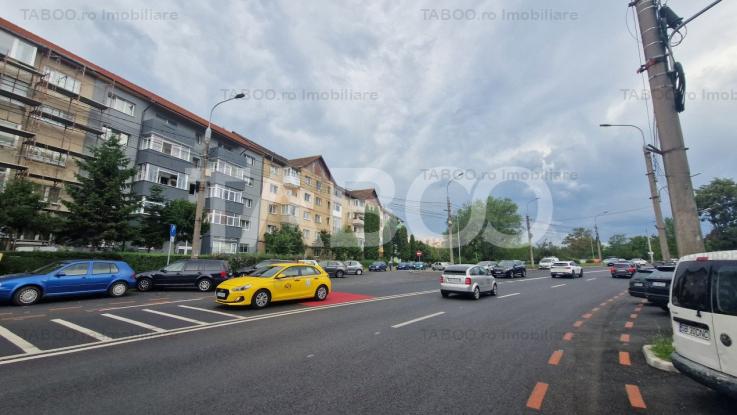 Apartament decomandat 2 camere 2 balcoane si pivnita etaj intermediar