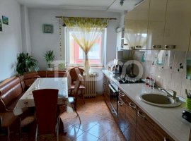 Apartament 4 camere 2 bai 78 mp utili mobilat utilat balcon Sebes