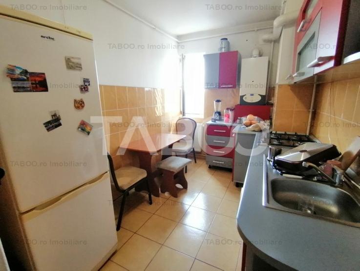 Apartament 2 camere cu bucatarie spatioasa in zona Vasile Aaron Sibiu