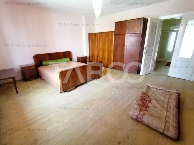 Casa in zona Centrala din Sibiu cu 6 camere garaj pivnita teren 585 mp