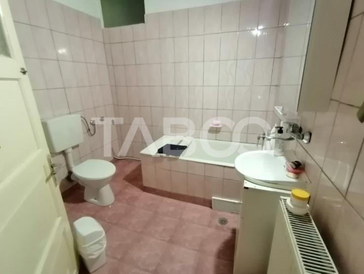 Casa in zona Centrala din Sibiu cu 6 camere garaj pivnita teren 585 mp