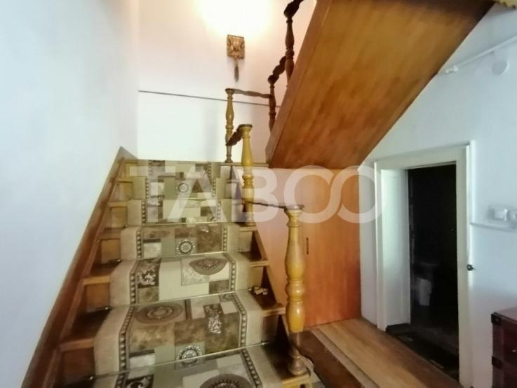 Casa in zona Centrala din Sibiu cu 6 camere garaj pivnita teren 585 mp