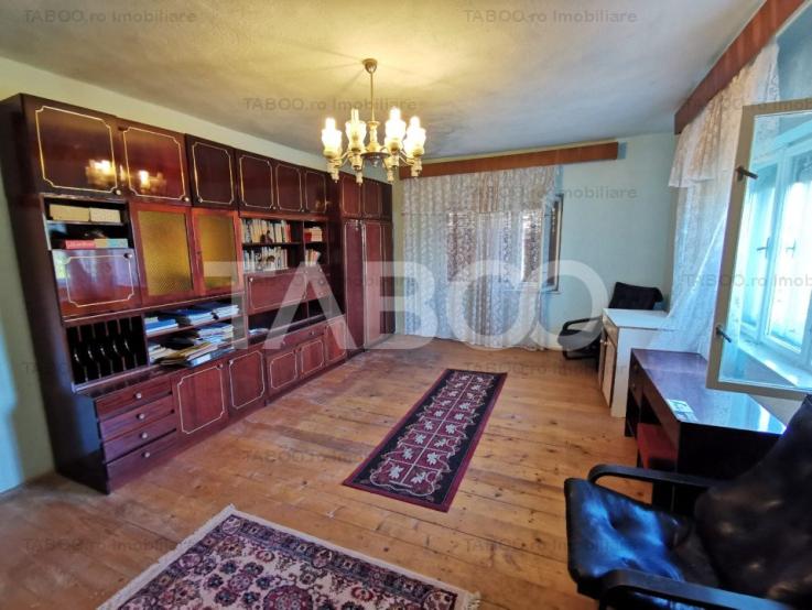 Casa in Sibiu cu 4 camere si 500 mp teren pe strada Sacel din Strand 