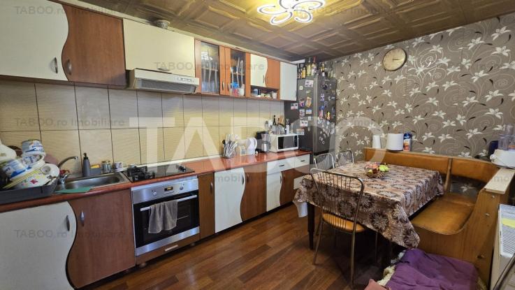 Apartament la casa de vanzare curte comuna Orasul de Jos Sibiu