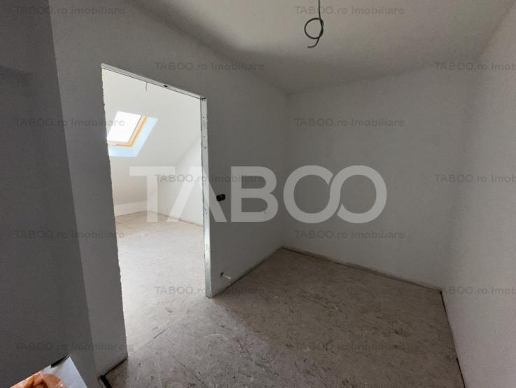 Apartament 2 camere la mansarda 44 mpu predare la cheie Broscarie