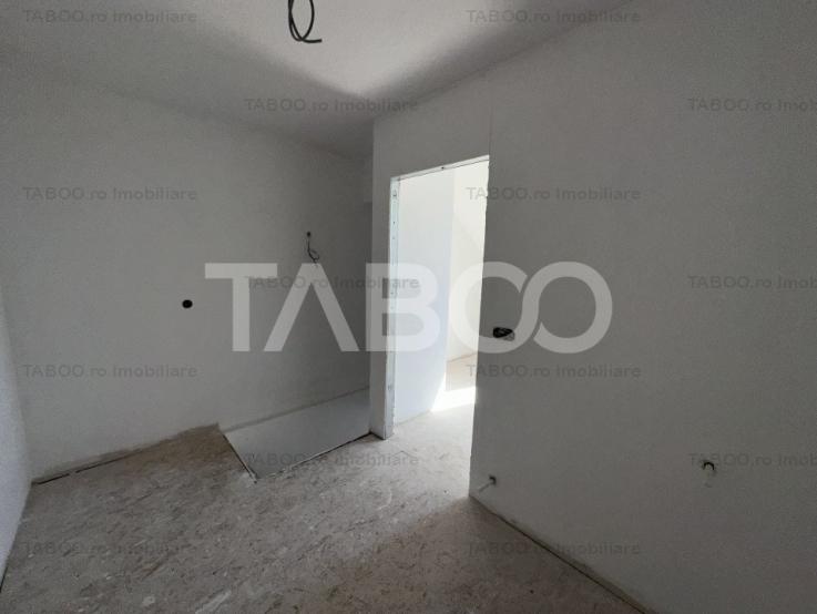 Apartament 2 camere la mansarda 44 mpu predare la cheie Broscarie