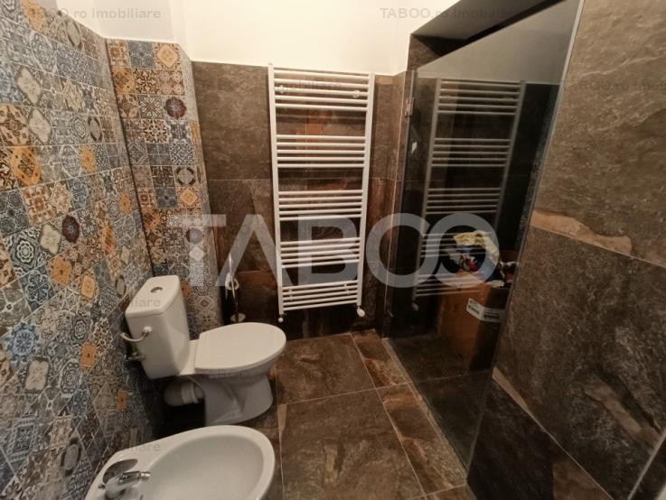 Casa 10 camere 390 mp utili - pe strada Calea Poplacii din Sibiu