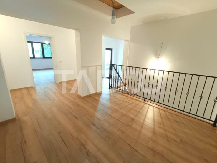 Casa 10 camere 390 mp utili - pe strada Calea Poplacii din Sibiu