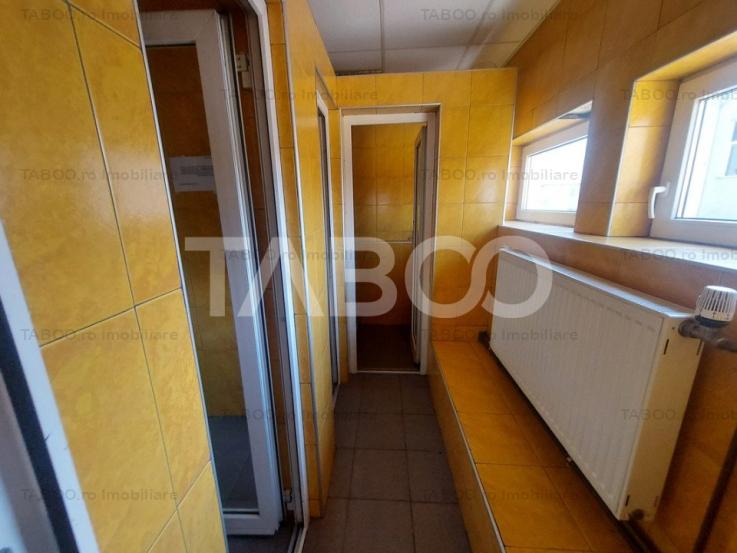 Spatiu comercial de inchiriat 6 incaperi 1300 mpu zona centrala Sibiu