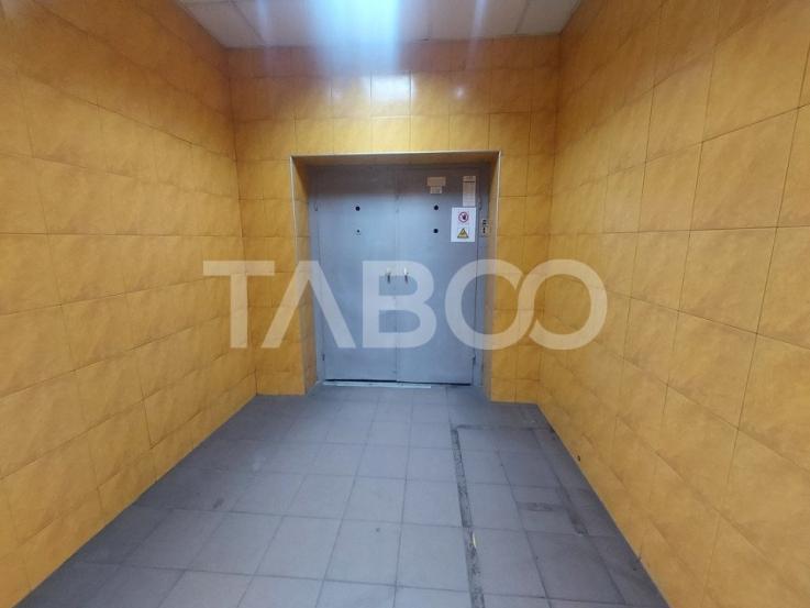 Spatiu comercial de inchiriat 1300 mpu 6 incaperi zona centrala Sibiu