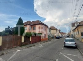 Casa de vanzare cu teren 763 mp si 5 camere 178 mpu zona Lupeni Sibiu