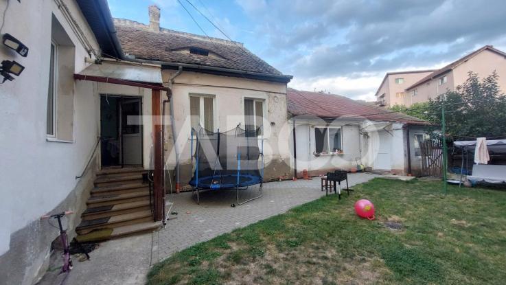 Casa de vanzare cu teren 763 mp si 5 camere 178 mpu zona Lupeni Sibiu