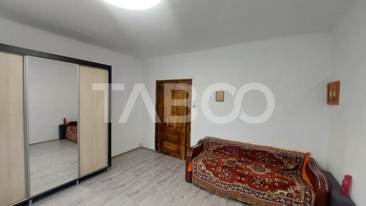 Casa de vanzare cu teren 763 mp si 5 camere 178 mpu zona Lupeni Sibiu