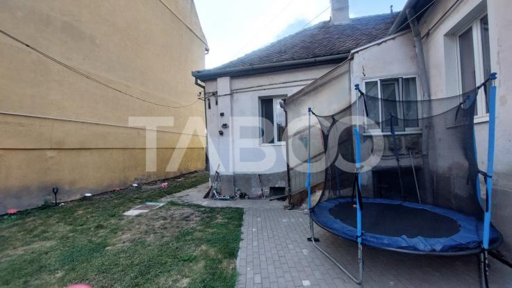 Casa de vanzare cu teren 763 mp si 5 camere 178 mpu zona Lupeni Sibiu