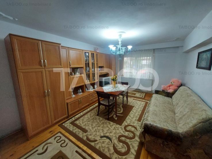 Apartament decomandat 83 mpu 4 camere 2 bai debara camara Central