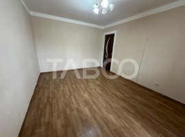 Apartament 2 camere etaj intermediar zona 1 Decembrie Fagaras