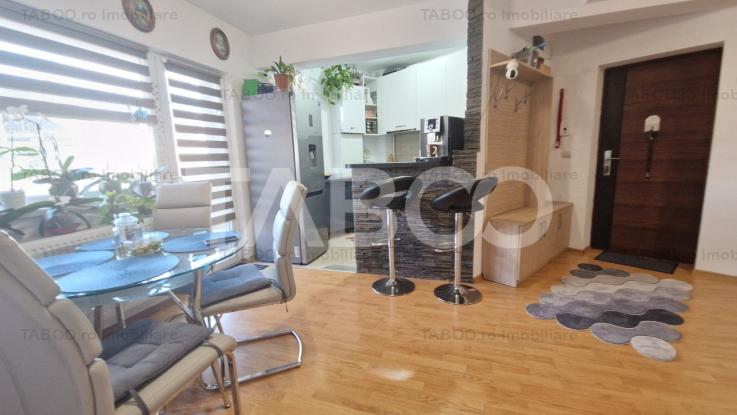 Apartament 3 camere cu 2 balcoane garaj parcare si curte Turnisor