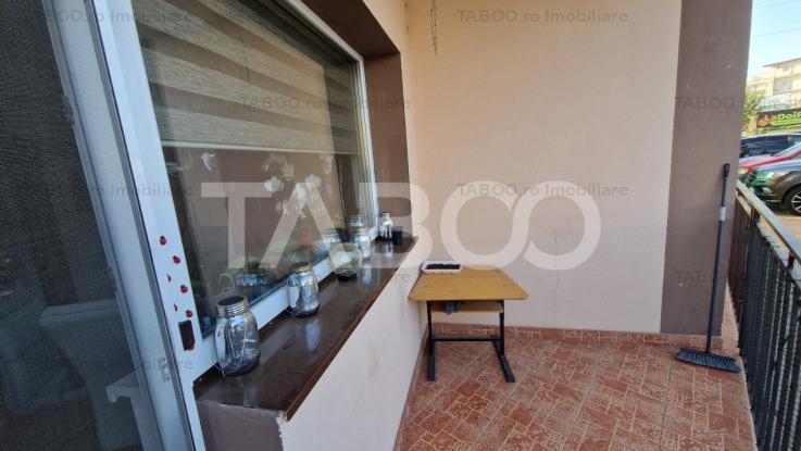 Apartament 3 camere cu 2 balcoane garaj parcare si curte Turnisor