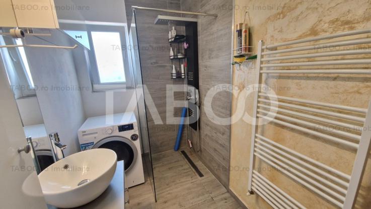 Apartament 3 camere cu 2 balcoane garaj parcare si curte Turnisor