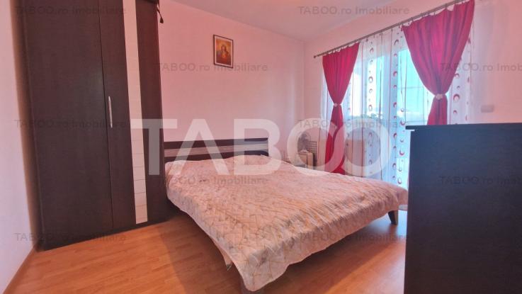 Apartament 3 camere cu 2 balcoane garaj parcare si curte Turnisor