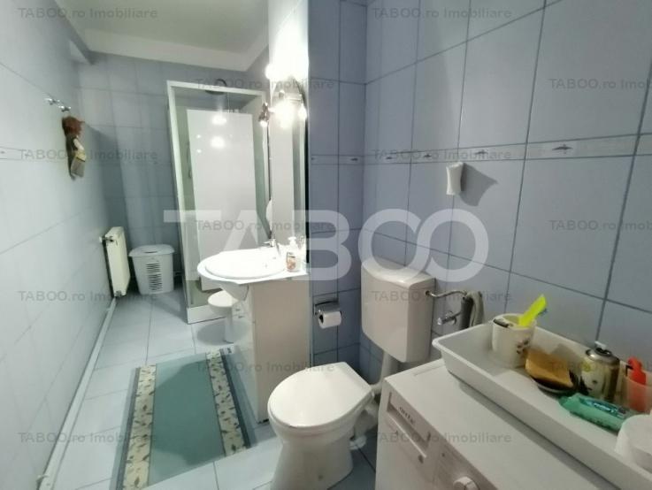 Apartament decomandat de vanzare 2 camere parcare etajul 1 Siretului