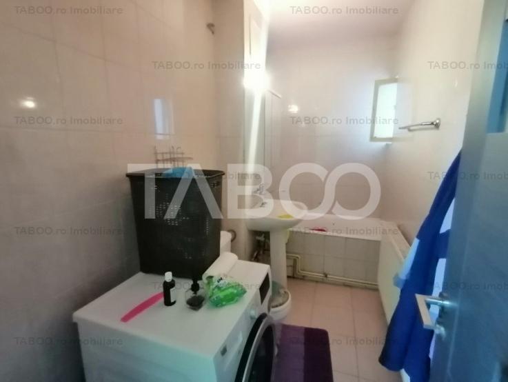 Apartament 2 camere decomandate etaj intermediar balcon Vasile Aaron