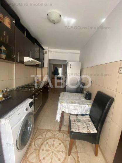 Apartament decomandat etajul 1 cu 2 camere balcon si pivnita Strand