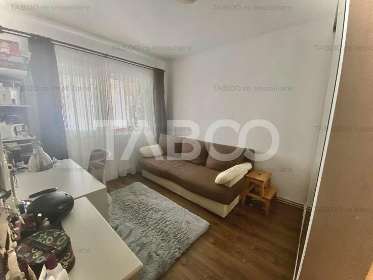 Apartament decomandat etajul 1 cu 2 camere balcon si pivnita Strand