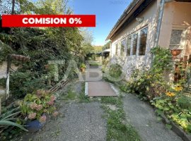 Casa de vanzare 4 camere anexe gospodaresti 1818 mp teren in Parau