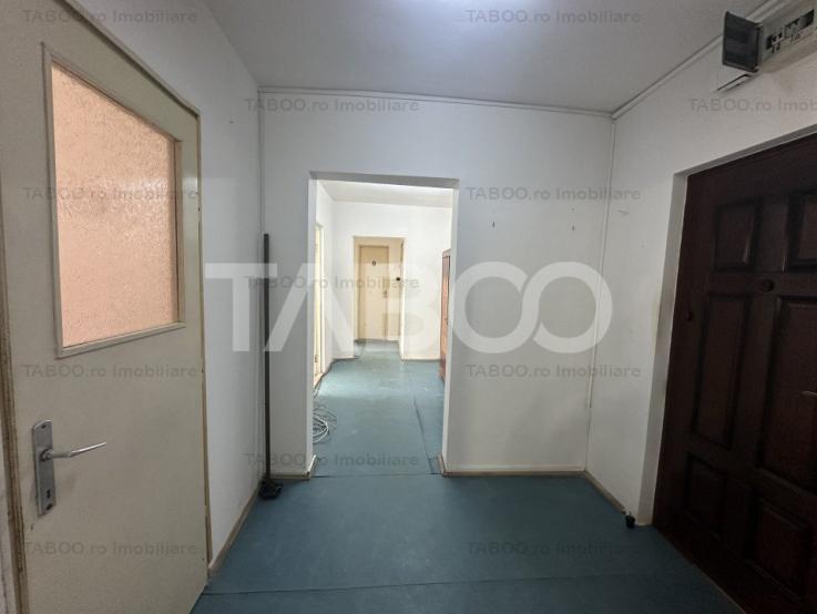 Apartament decomandat 65 mpu 3 camere pivnita balcon Siretului