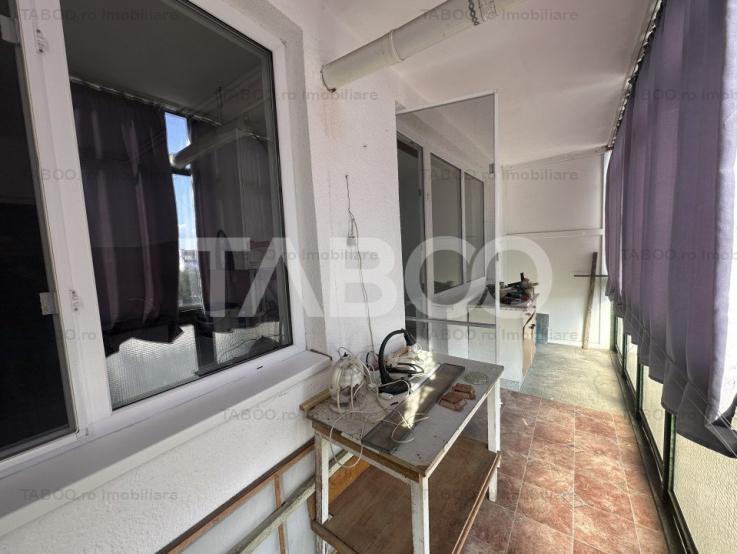 Apartament decomandat 65 mpu 3 camere pivnita balcon Siretului