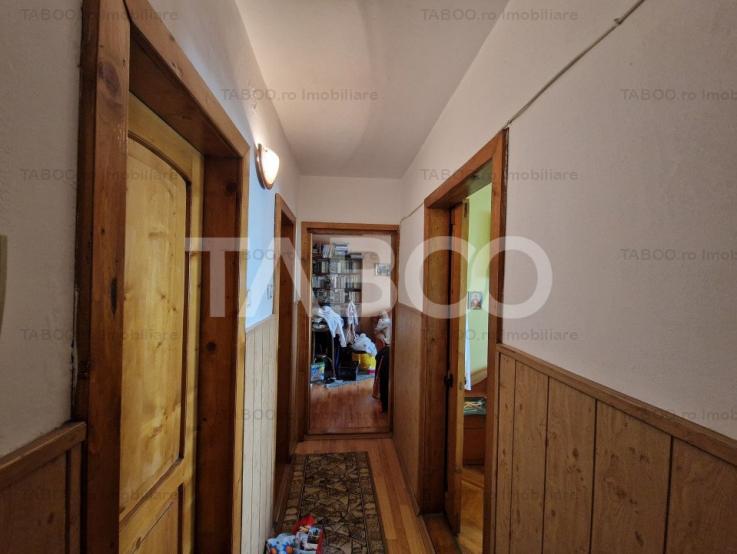 Apartament decomandat 3 camere etaj 1 zona centrala Milea Sibiu