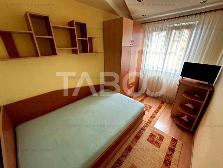 Apartament 3 camere decomandate 60 mpu si balcon zona Mihai Viteazul