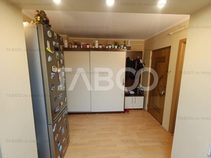 Apartament decomandat 2 camere mobilate 52 mpu balcon Ampoi 3