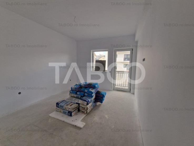 Apartament 60 mpu la CHEIE cu 3 camere balcon 18 mp pe Doamna Stanca