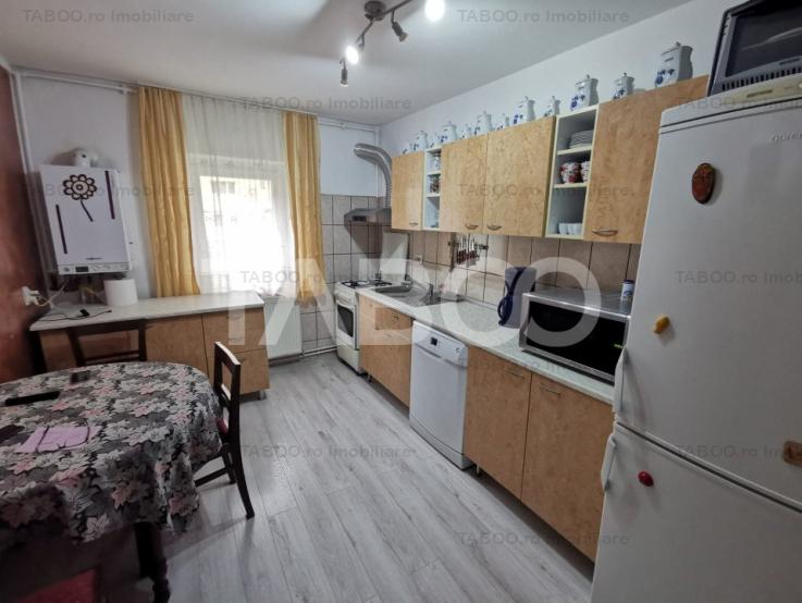 Apartament cu 3 camere 2 bai in zona Turnisor din Sibiu