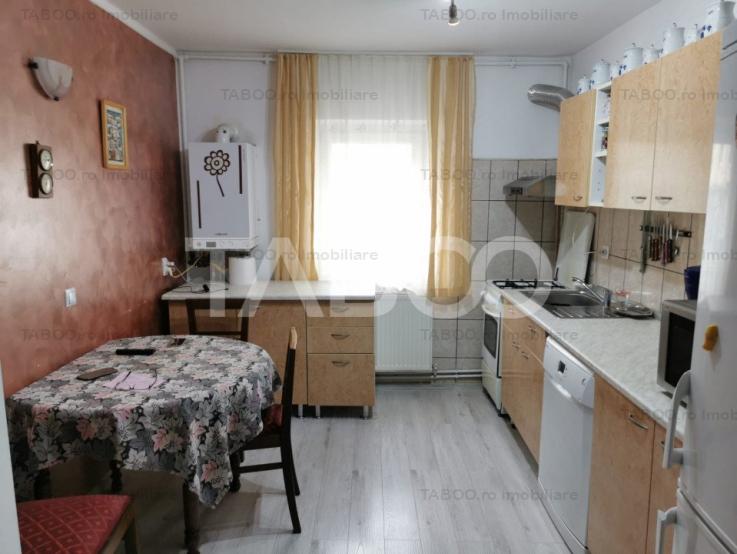 Apartament cu 3 camere 2 bai in zona Turnisor din Sibiu