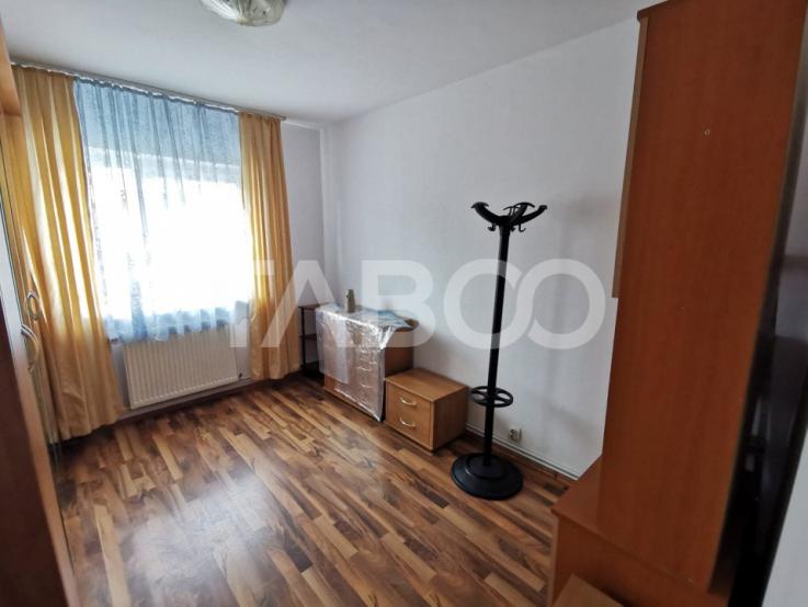 Apartament decomandat cu 3 camere 2 bai in zona Turnisor din Sibiu