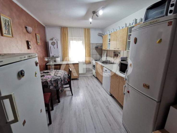 Apartament decomandat cu 3 camere 2 bai in zona Turnisor din Sibiu