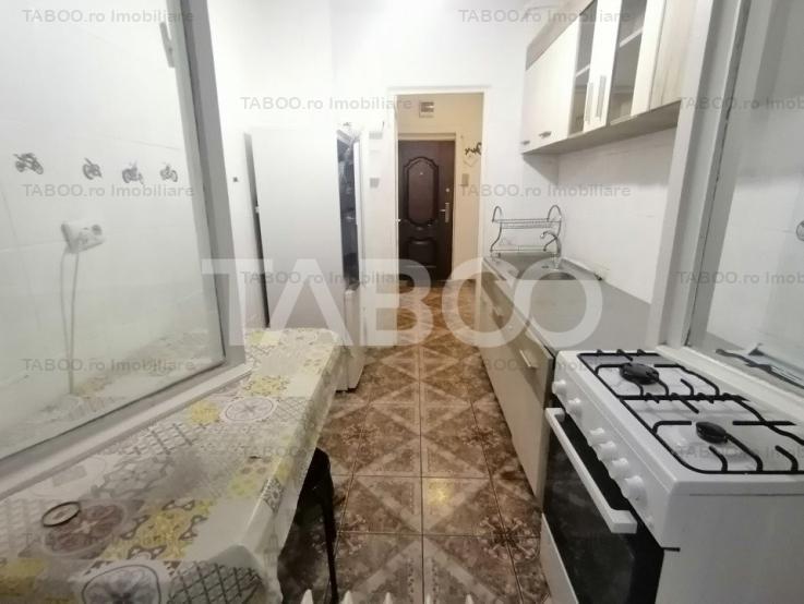 Apartament 2 camere de inchiriat mobilat balcon lift Mihai Viteazu