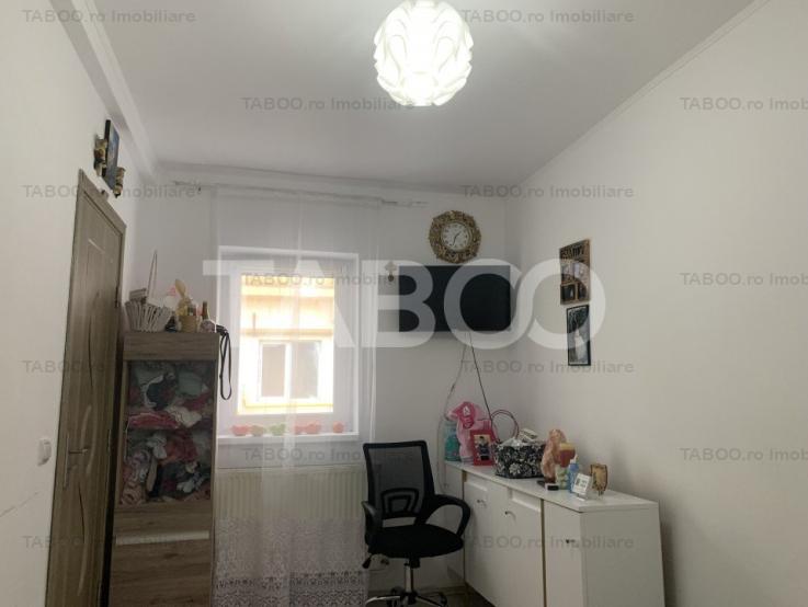 Apartament 2 camere 41 mpu etaj parter curte 43 mp zona Broscarie